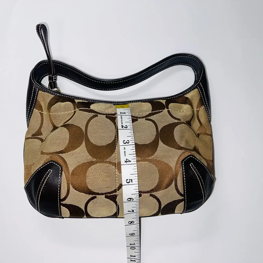 COACH VINTAGE MODEL HANDBAG